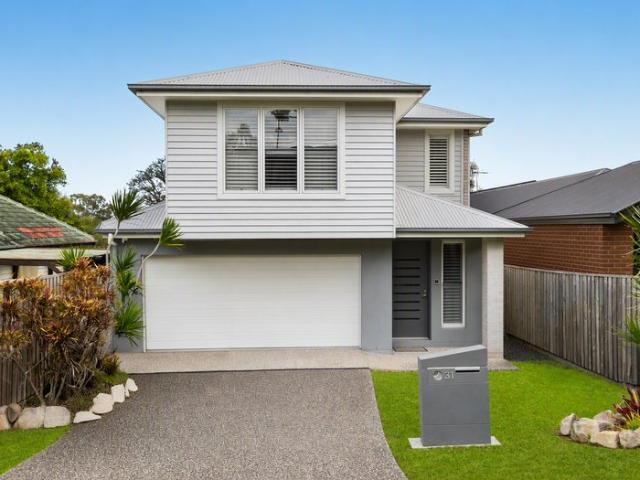 Grand Family Home in the Heart of Manly