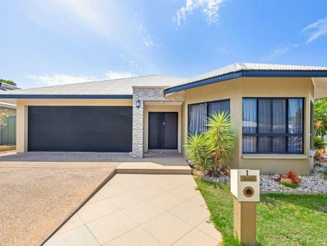 Grand Family Home In Premier Suburb of Lyons!
