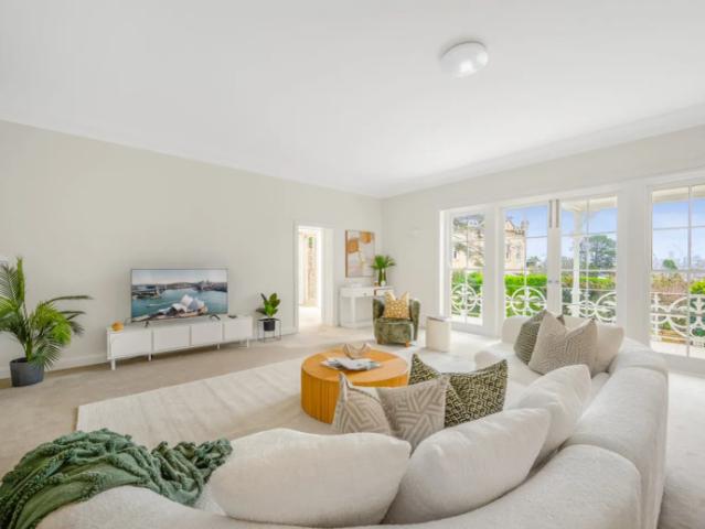 Grand Family Home in Prime Cul de sac Spectacular City, Harbour Bridge & Opera House Views | Fully Furnished