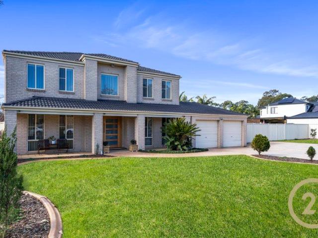 GRAND FAMILY HOME ON 1015sqm with a 33m FRONTAGE!
