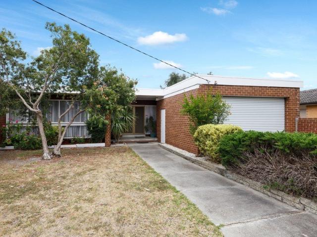 Grand Family Home Set On 766M2 approx Allotment
