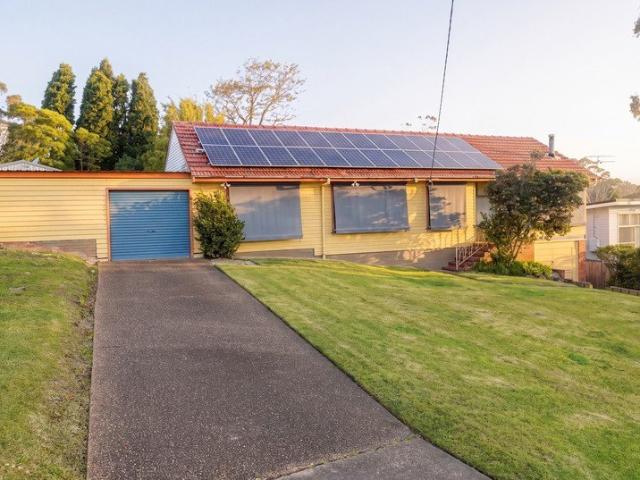 Grand Family Living on an Exceptional 1,000m² Parcel
