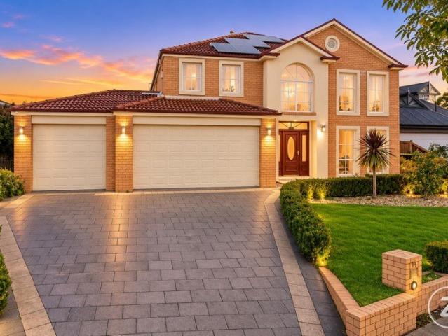 Grand Family Living on Approx. 880sqm in the Heart of Dingley Village