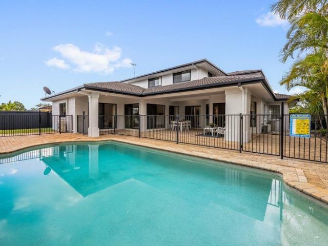 Grand family living and entertaining in an exclusive Bridgeman Downs setting