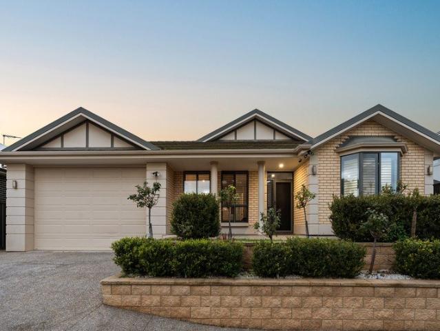 Grand Family Living, Dual Living Zones & Effortless Entertaining