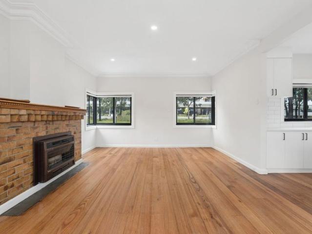 Grand Family Living Directly Opposite Keon Park Station!