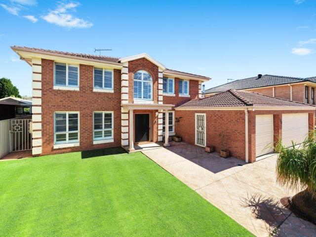 Grand Family Living, Exceptional Entertaining & Triple Garage