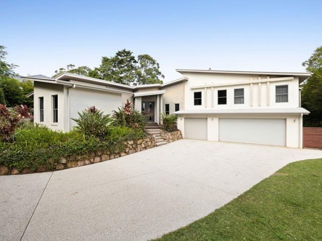 Grand Family Living in an Exclusive Mons Enclave