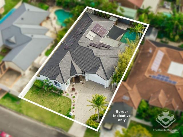 GRAND FAMILY LIVING IN PRESTIGIOUS WATERFRONT ENCLAVE