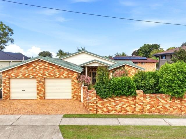 GRAND FAMILY LIVING IN PRIME CBD LOCATION
