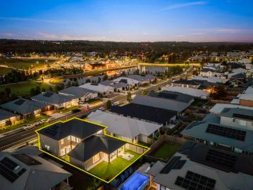 Grand Family Living in the Heart of Redbank Estate