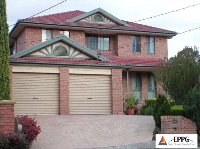 Grand Family Living | Space, Style & Flexibility