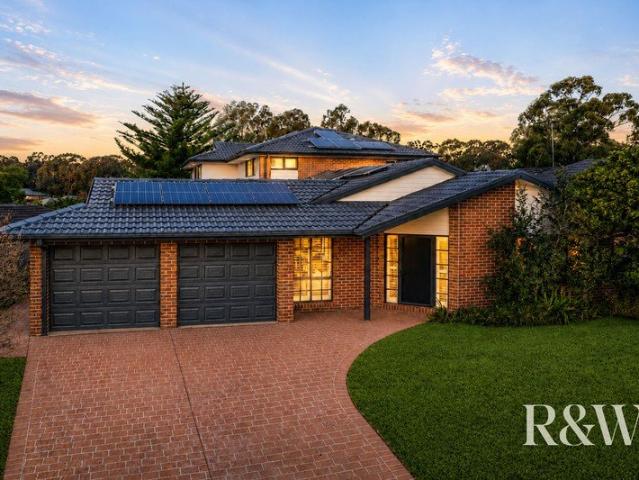 Grand Family Living with Dual Master Suites in a Prestigious Cul de Sac Setting
