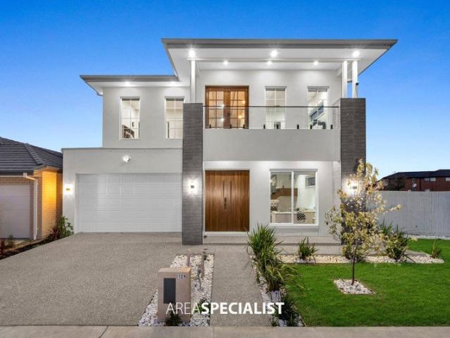 Grand Family Living with Space, Style & Sophistication
