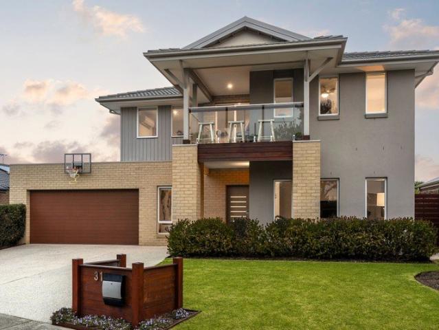 Grand Family Living with Reserve Frontage