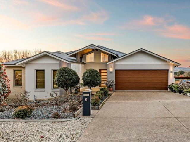 Grand Family Living with Unrivalled Views and Exceptional Quality