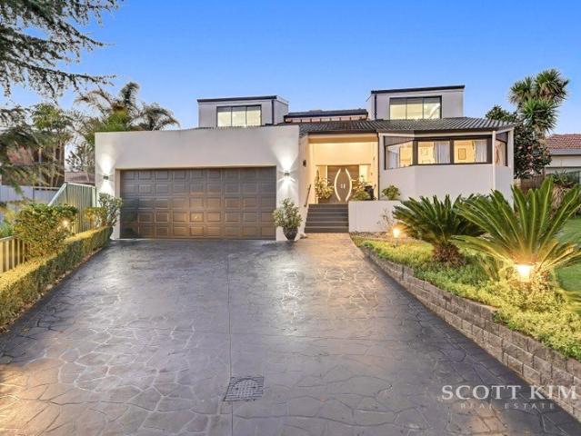 Grand Family Luxury With Spectacular Elevated Mountain Range Views