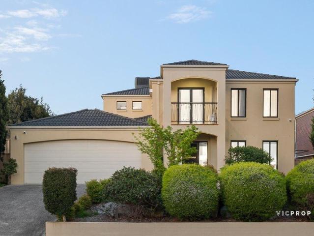 Grand Family Luxury with Resort Style Poolside Entertaining