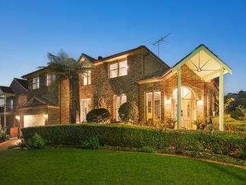 Grand Family Sanctuary with Sunlit Conservatory and North Facing Gardens Bliss
