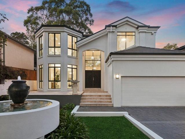 Grand Family Residence in a Blue Ribbon Location