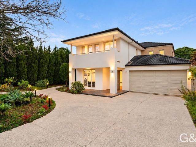 Grand Family Residence in the Heart of Glen Waverley