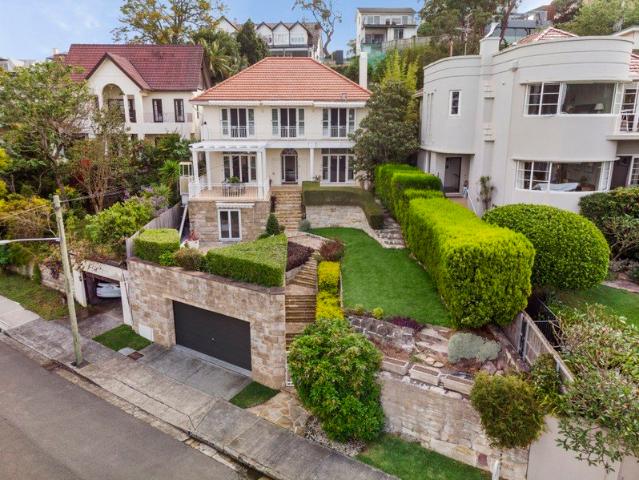 Grand family residence with exquisite bay views and botanical surrounds