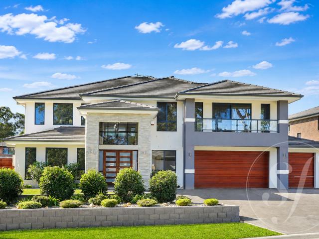 Grand Family Residence with Pool, Triple Garage & Maintenance Included