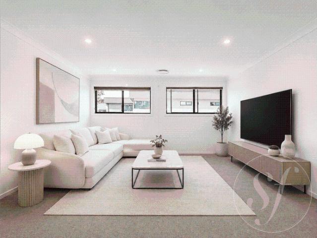 Grand Family Residence with Pool, Triple Garage & Maintenance Included
