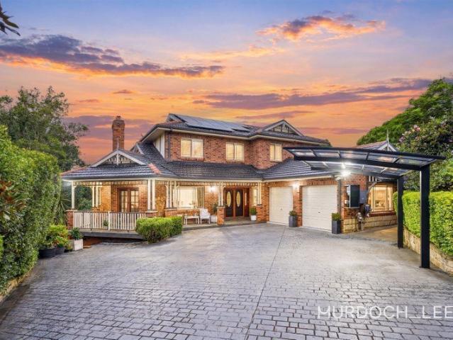 Grand Family Residence with Panoramic Views, Flexible Living & Exceptional Privacy