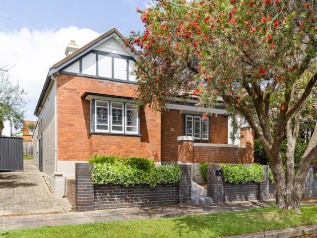 Grand Federation entertainer on 518.5sqm parcel