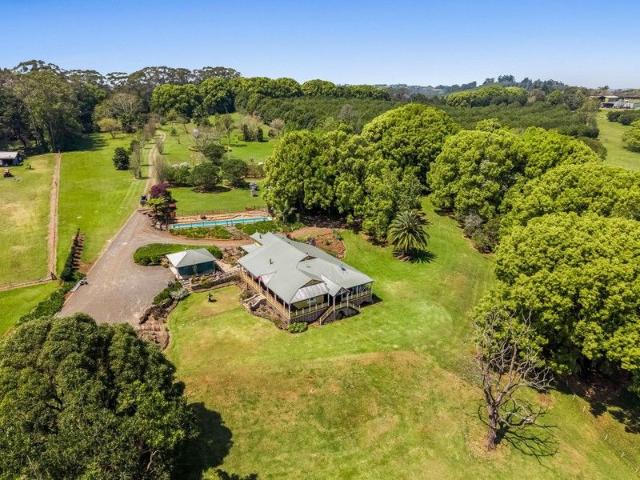 Grand Federation Homestead on 25 Idyllic Acres