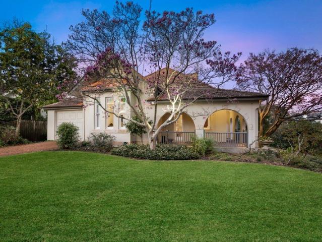 Grand Federation residence in prestigious Clifton Gardens setting