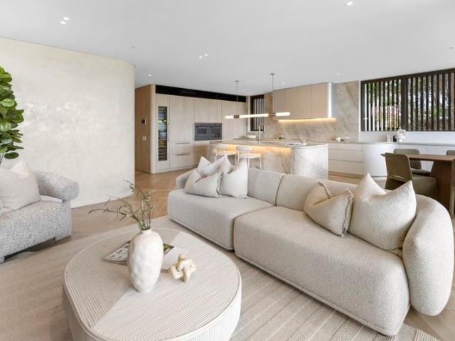 FOR SALE | GUIDE $4.1 $4.5 MILLION | MORTGAGEE IN POSSESSION