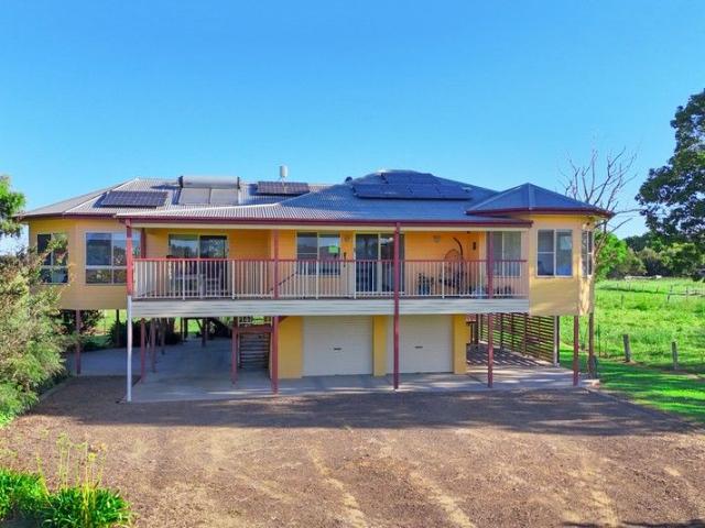 Large Home on small acres located just Minutes to South West Rocks!