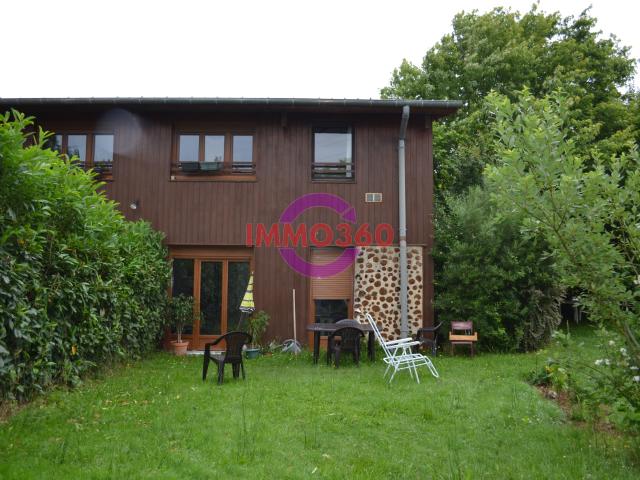 Grand immeuble locatif a Azé 7%