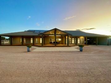 Grand Lifestyle Property with Stunning Sea & Country Views