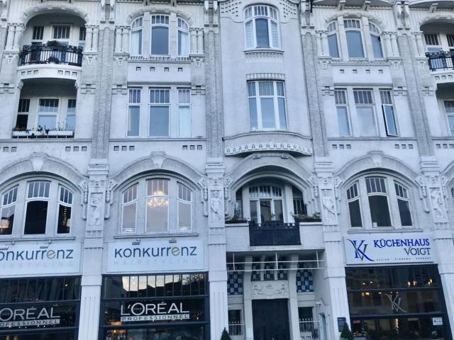 Grand living in the bel étage, close to Parkallee, Bremen Amsterdam Apartments for Rent