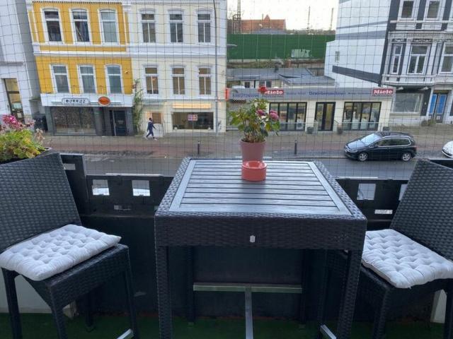 Grand living in the bel étage, close to Parkallee, Bremen Amsterdam Apartments for Rent