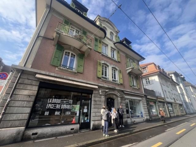 Grand local polyvalent idéalement situé au centre de Lausanne