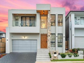 GRAND LUXURY HOME IN AN EXCLUSIVE ESTATE ROUSE HILL HEIGHTS !
