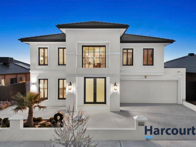 GRAND LUXURY WITH FIVE ENSUITES & TWO DESIGNER KITCHENS