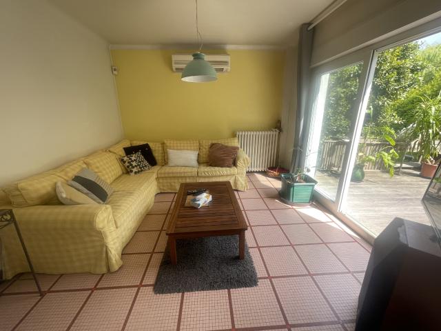 GRAND MAISON AVEC S/S TOTAL 4 CHAMBRES ET BUREAU 3 SDE + 3 WC