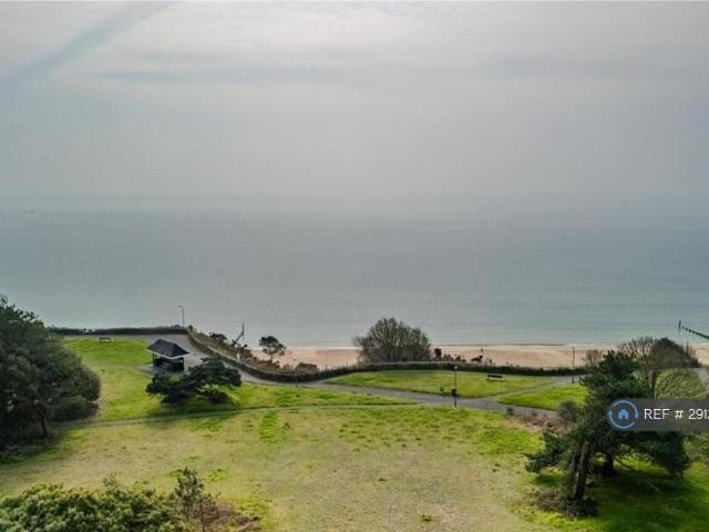 Grand Marine Court, Bournemouth, BH2 2 bed flat to rent £2,495 pcm £576 pw
