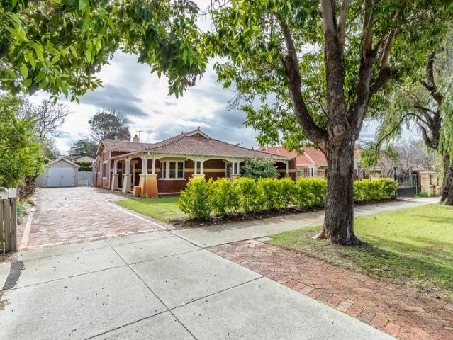 Grand Mount Lawley Residence with Timeless Appeal