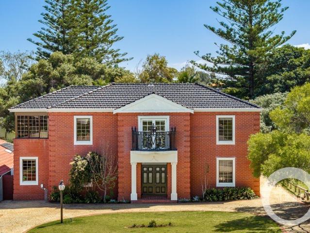 Grand, Noble, Regal St George's House City Beach