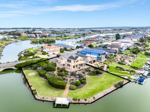 Grand North Facing Waterfront Living with Approx. 100m of Waterfrontage