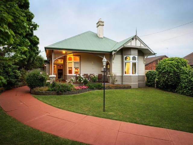 Grand Old Lady Classic Edwardian Home with Ocean Views