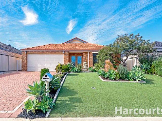 Directly Opposite Riverlinks Park + A Super Spacious Layout!
