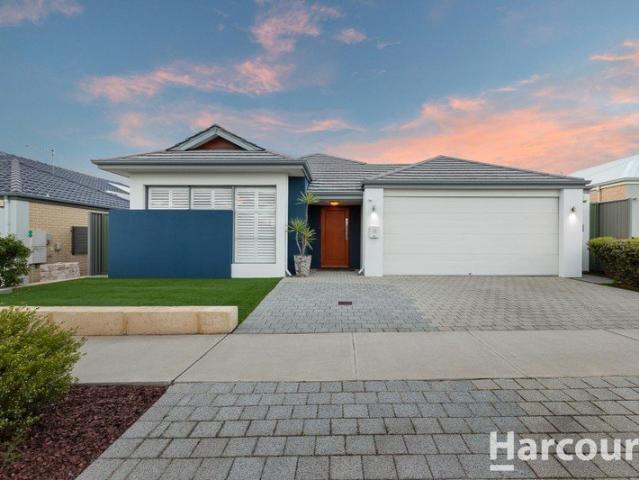 A floorplan that flows + low maintenance, light filled living!