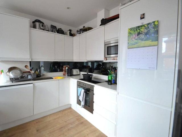 Grand Parade, Green Lanes, London, N4 1 bed apartment to rent £1,850 pcm £427 pw